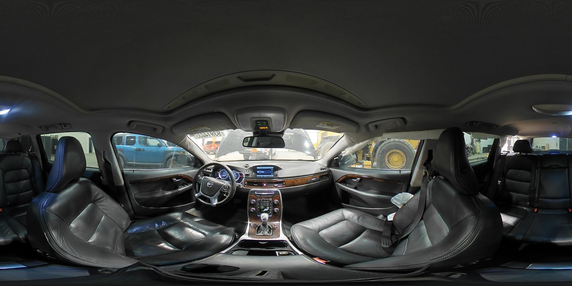 2013 VOLVO XC70