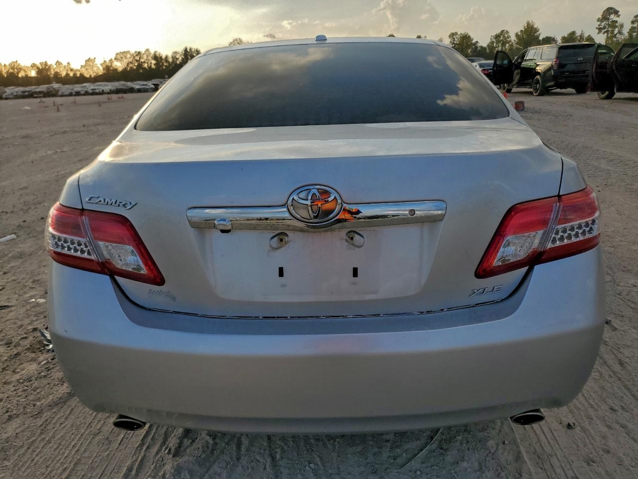 2011 TOYOTA CAMRY