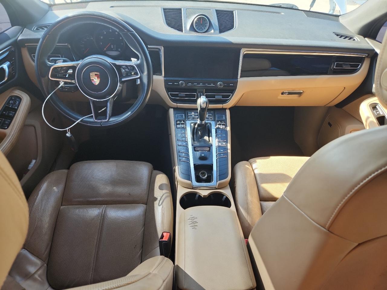 2019 PORSCHE Macan