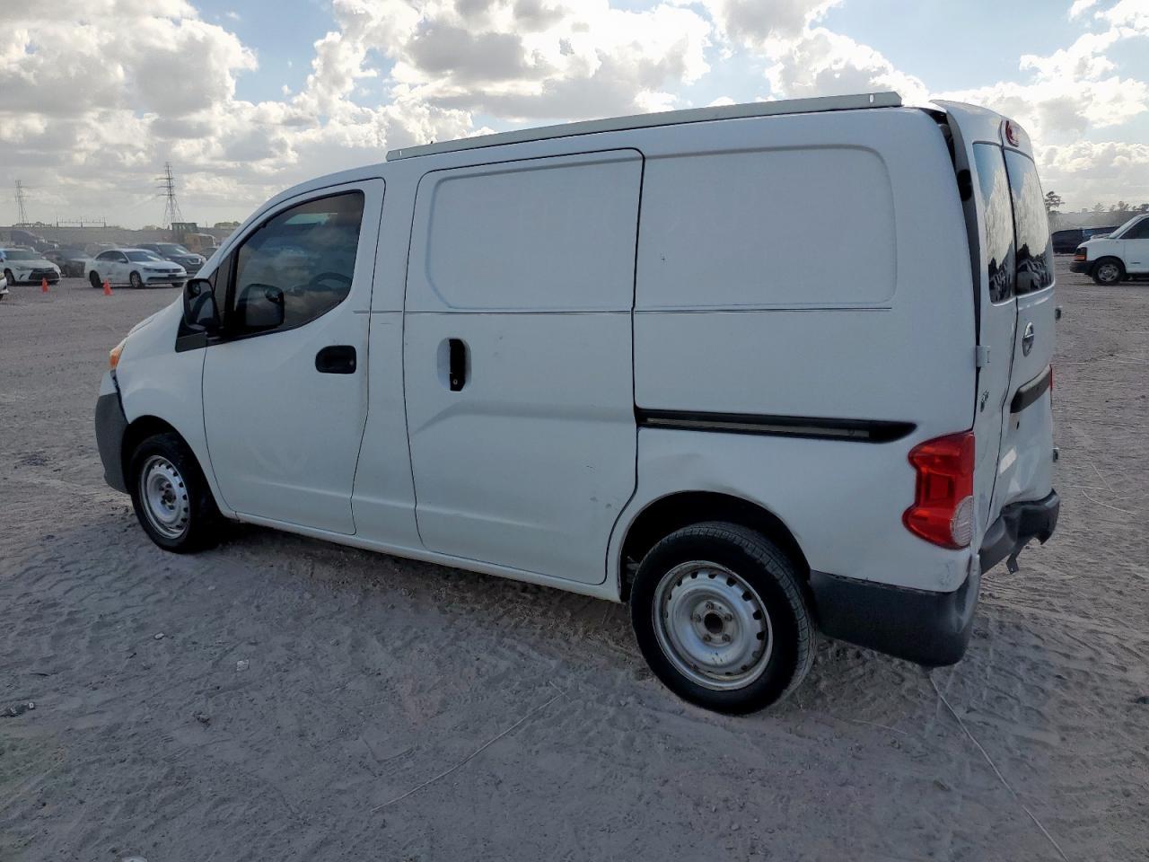 2017 NISSAN NV 200