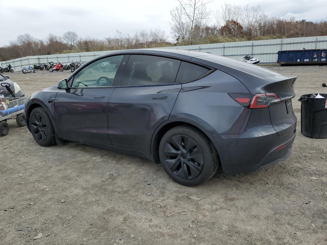 2025 TESLA MODEL Y