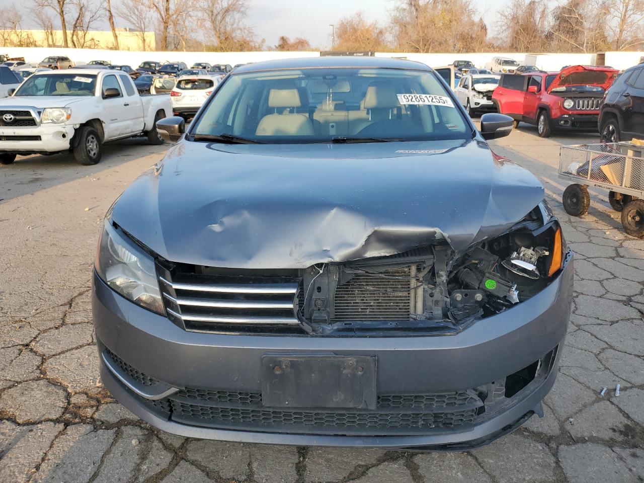 2015 VOLKSWAGEN Passat