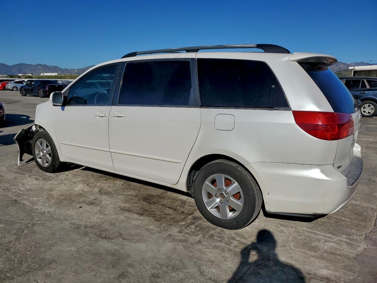 2004 TOYOTA SIENNA