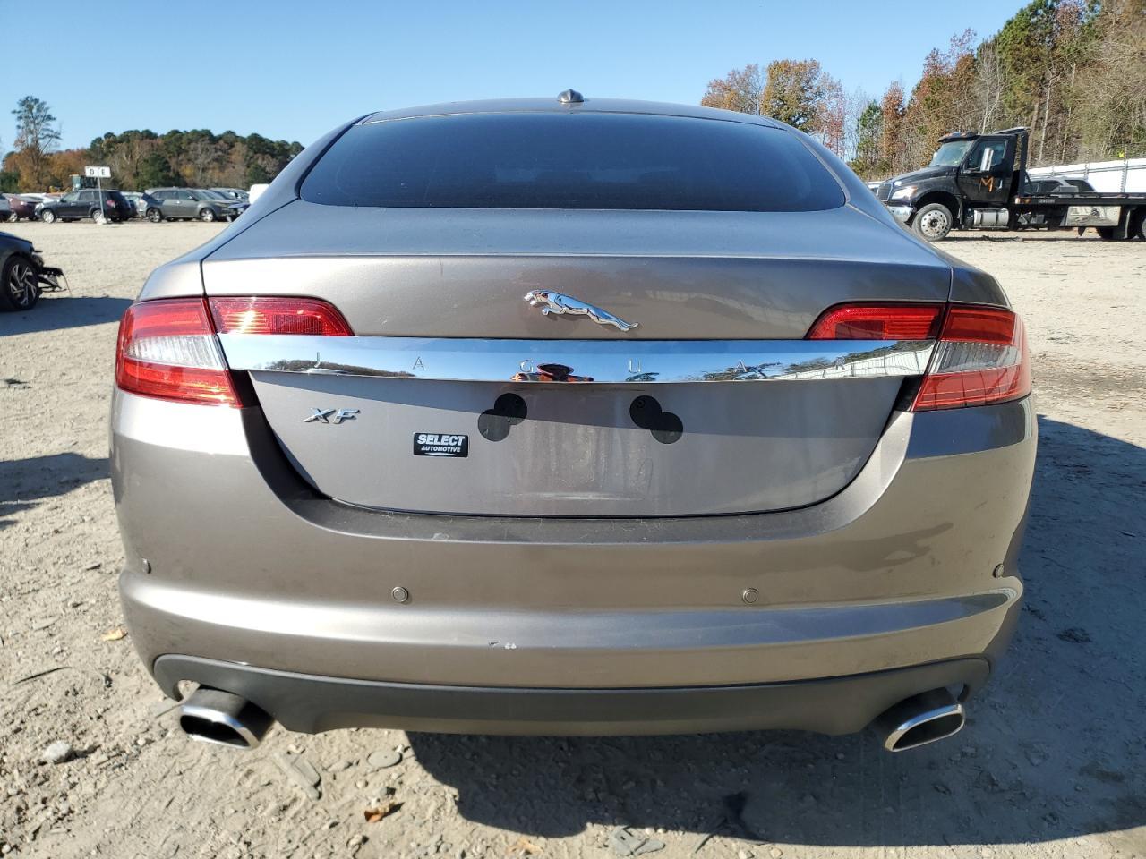 2011 JAGUAR XF