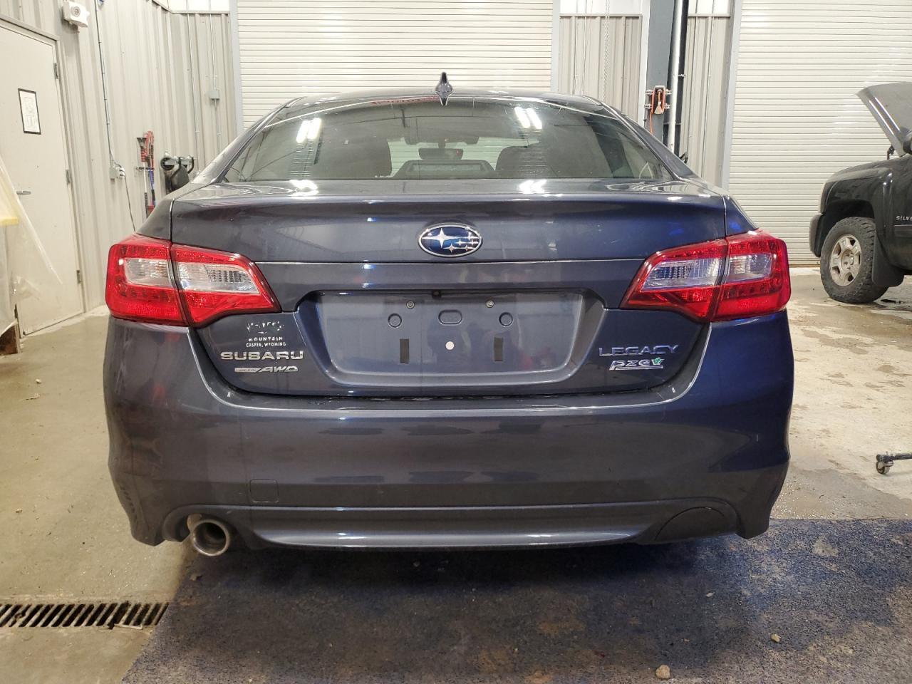 2017 SUBARU Legacy