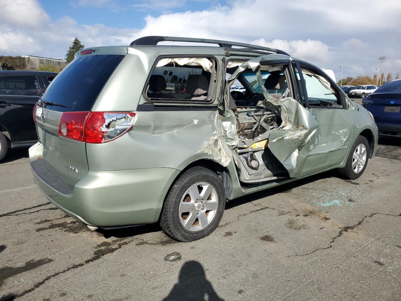 2006 TOYOTA SIENNA
