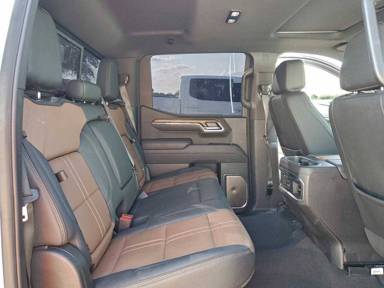 2025 CHEVROLET Silverado