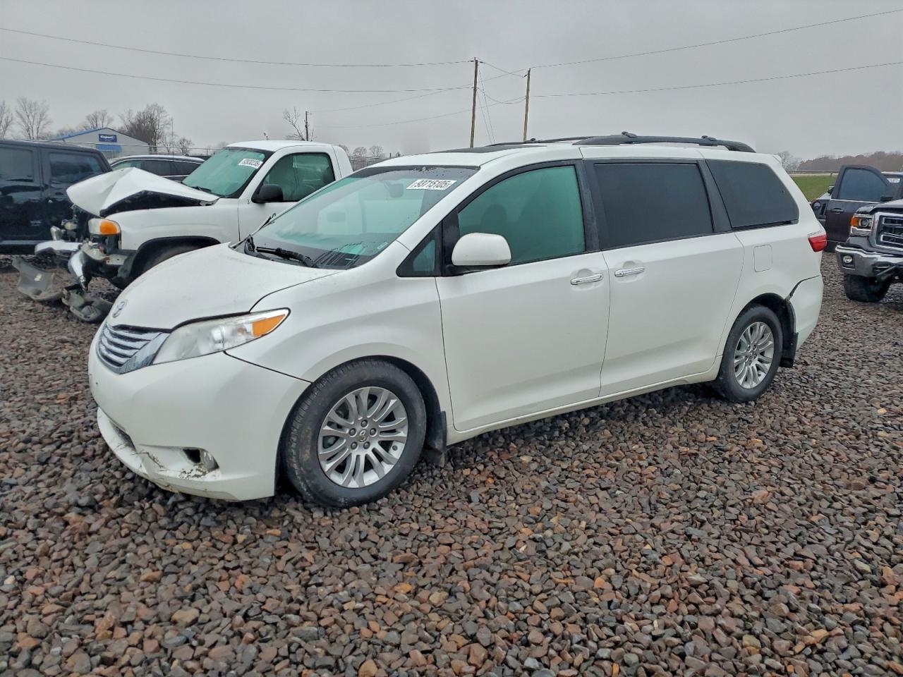 2015 TOYOTA SIENNA