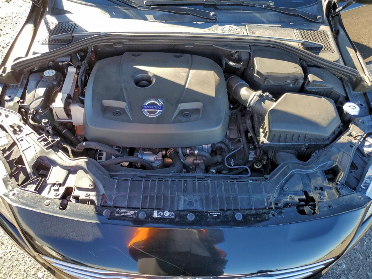 2015 VOLVO S60