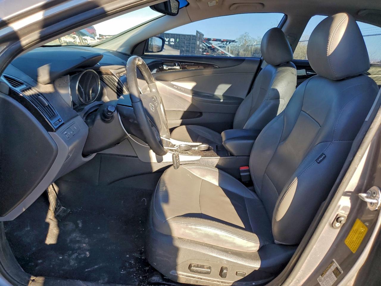 2011 HYUNDAI SONATA