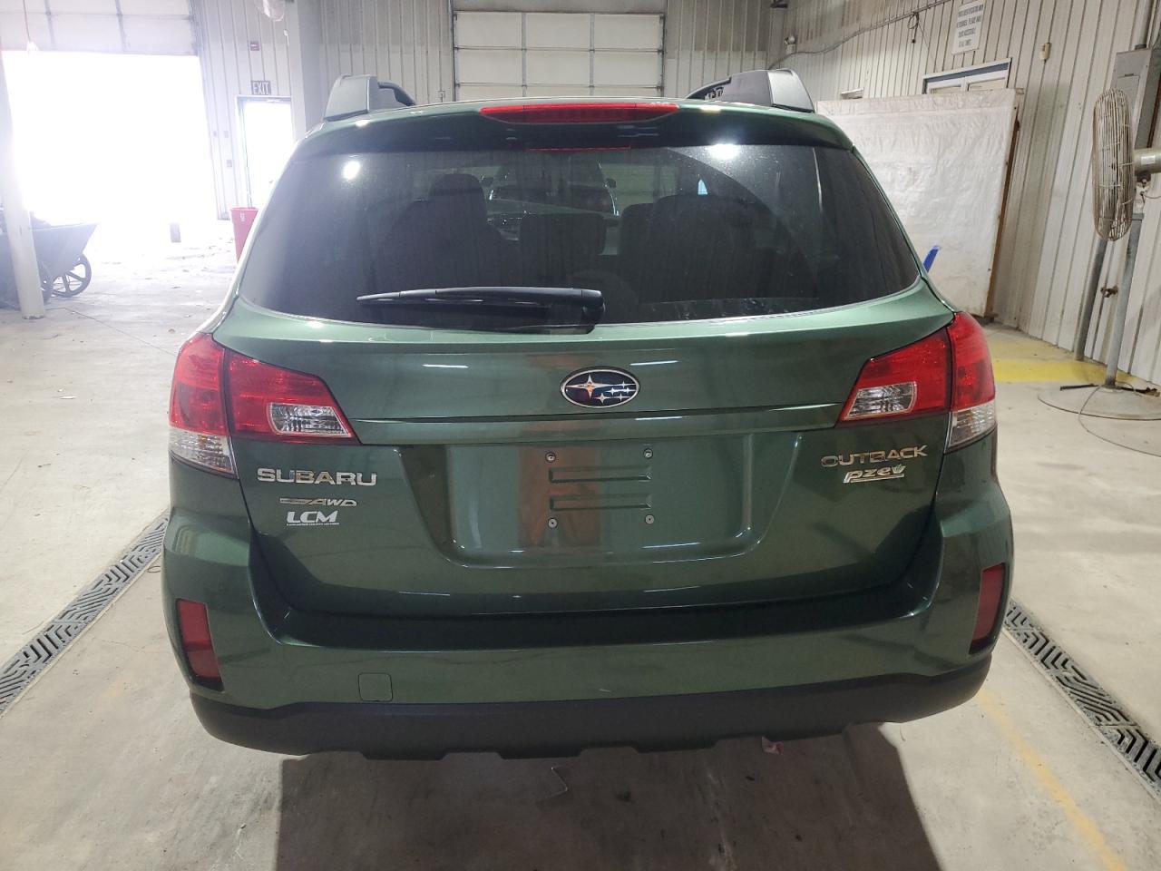 2010 SUBARU Outback
