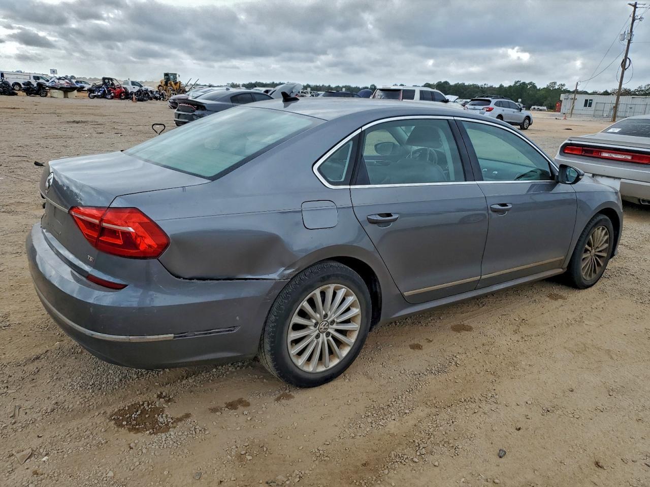 2016 VOLKSWAGEN Passat