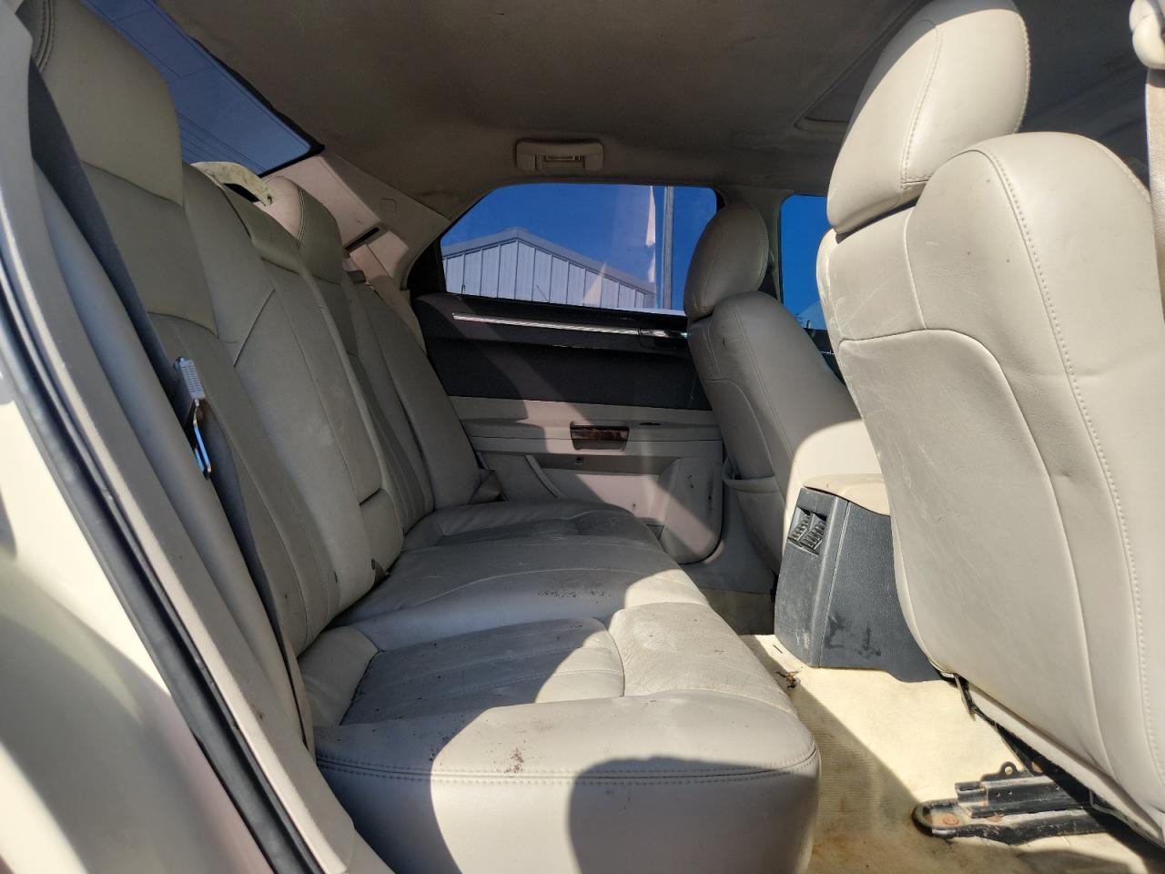 2005 CHRYSLER 300