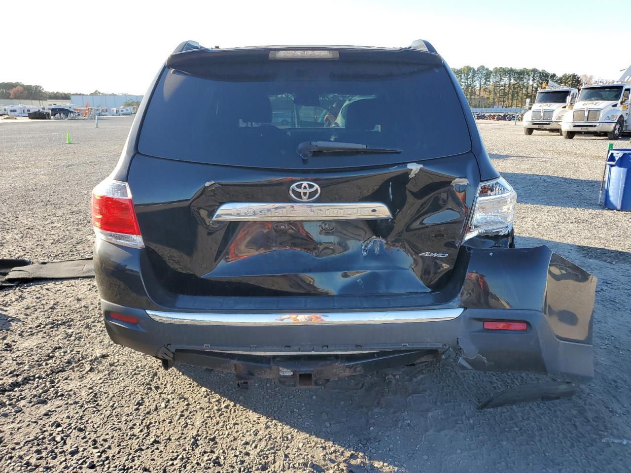 2013 TOYOTA HIGHLANDER
