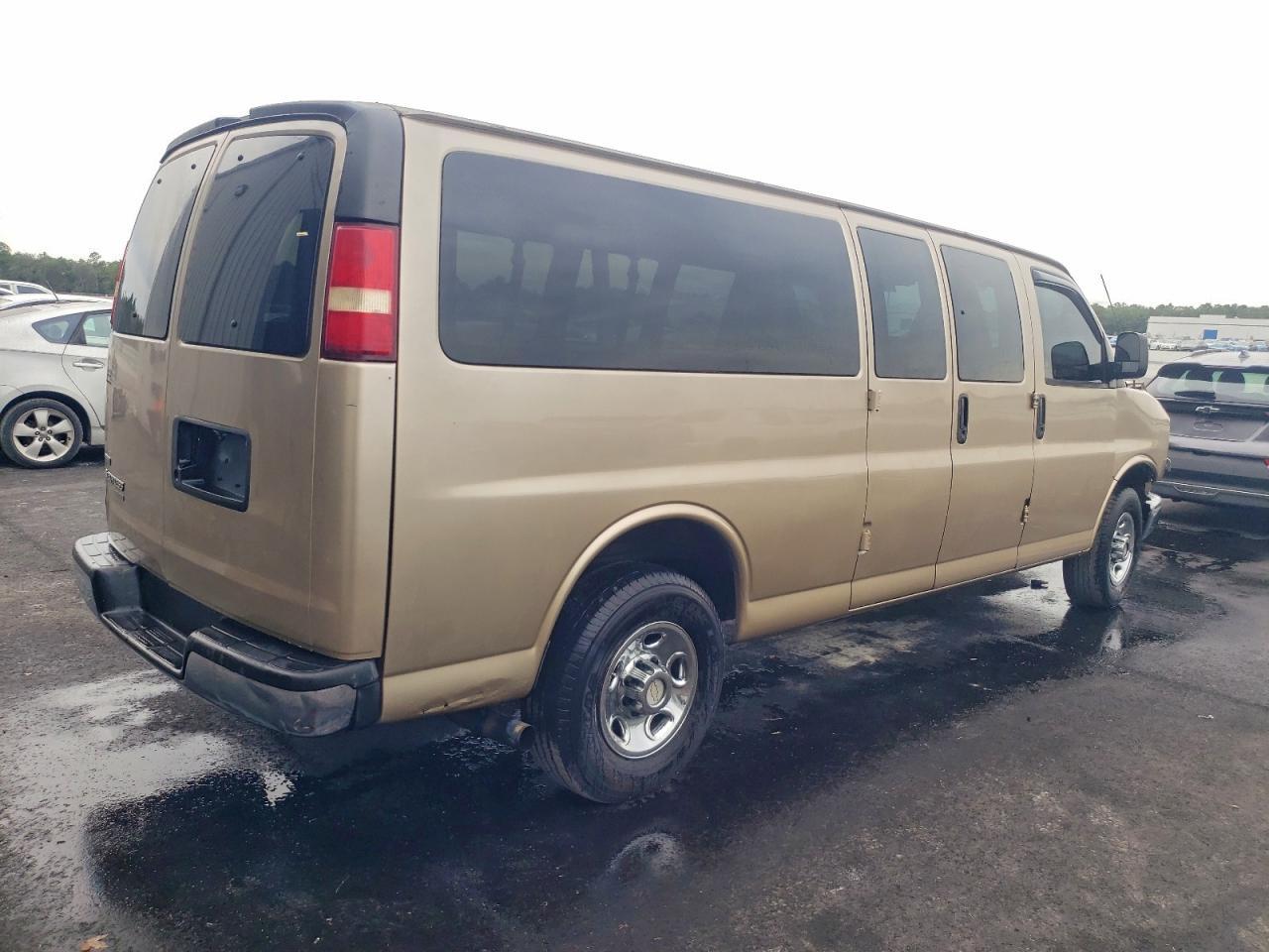 2010 CHEVROLET Express 3500