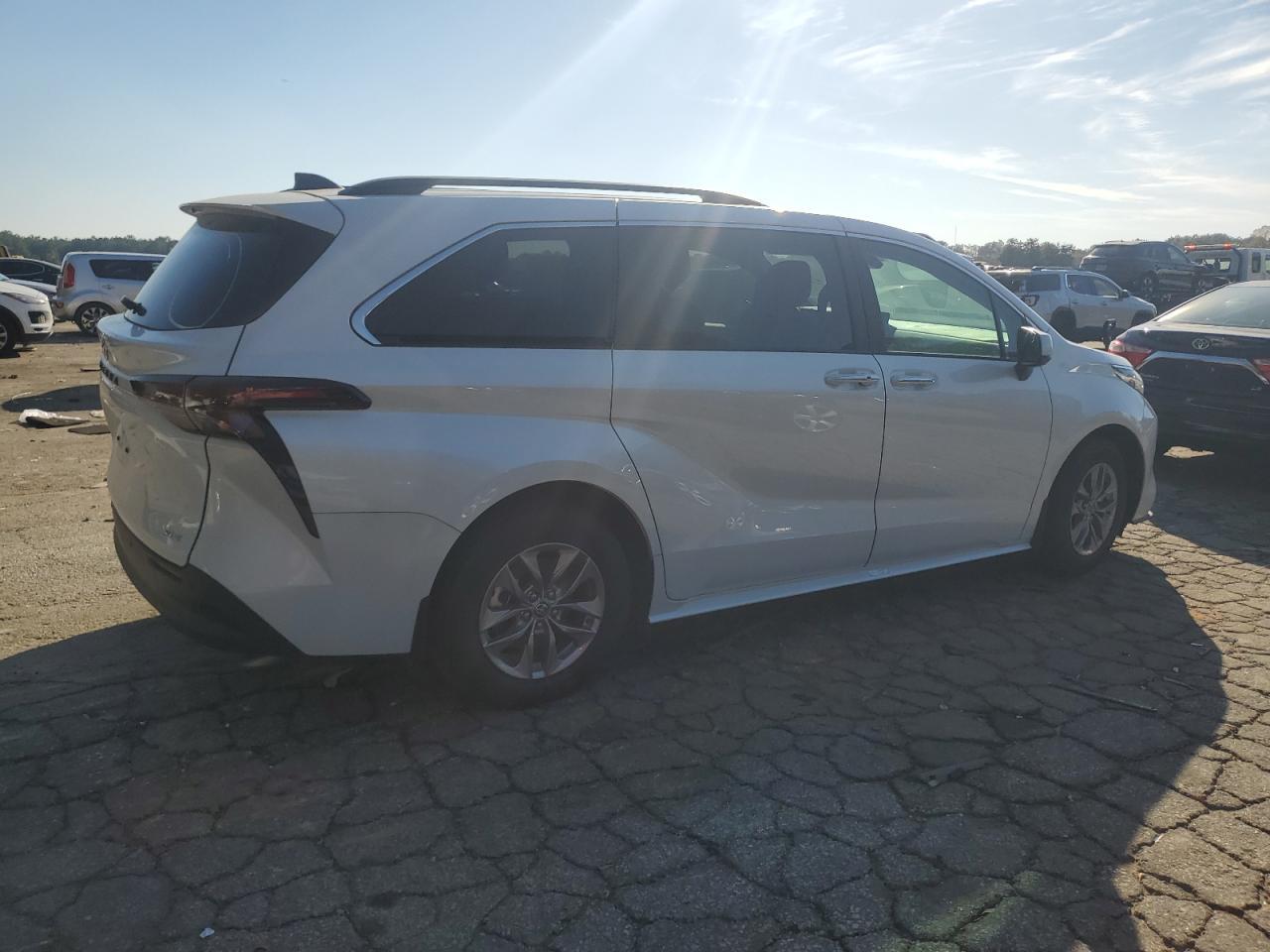 2025 TOYOTA SIENNA