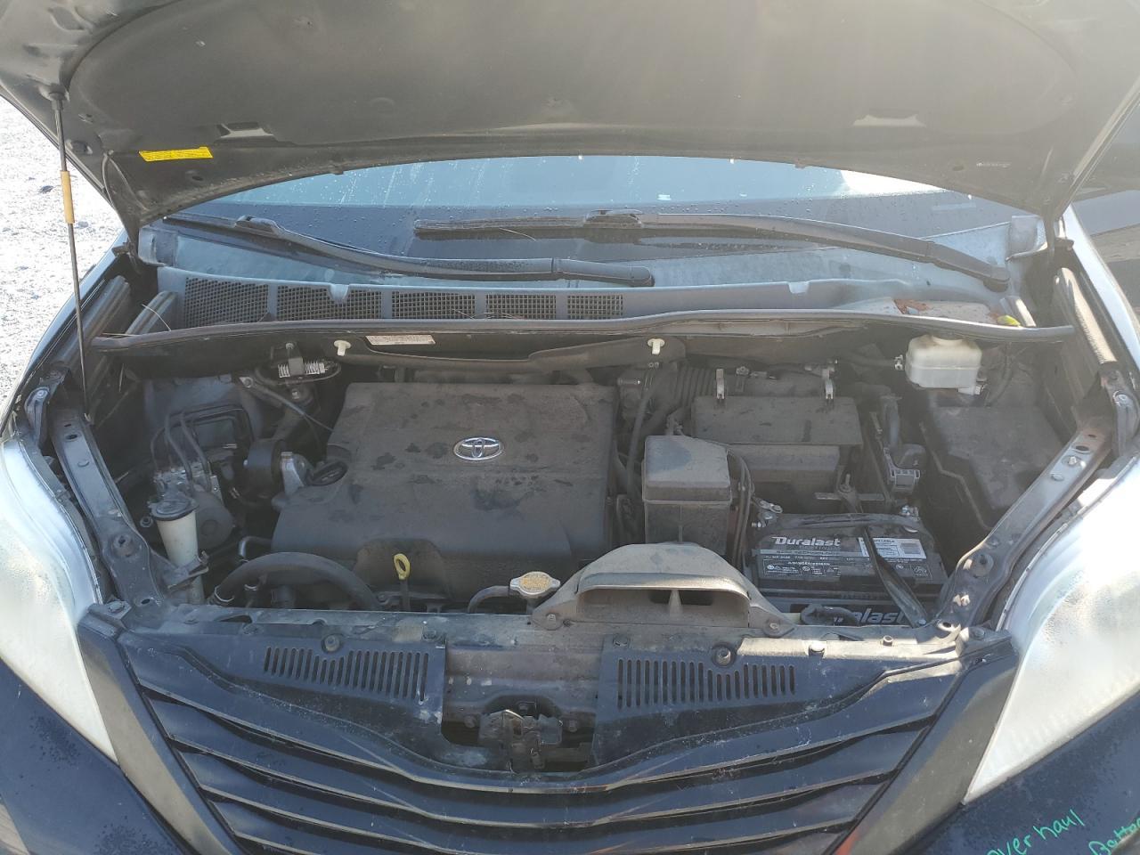 2014 TOYOTA SIENNA