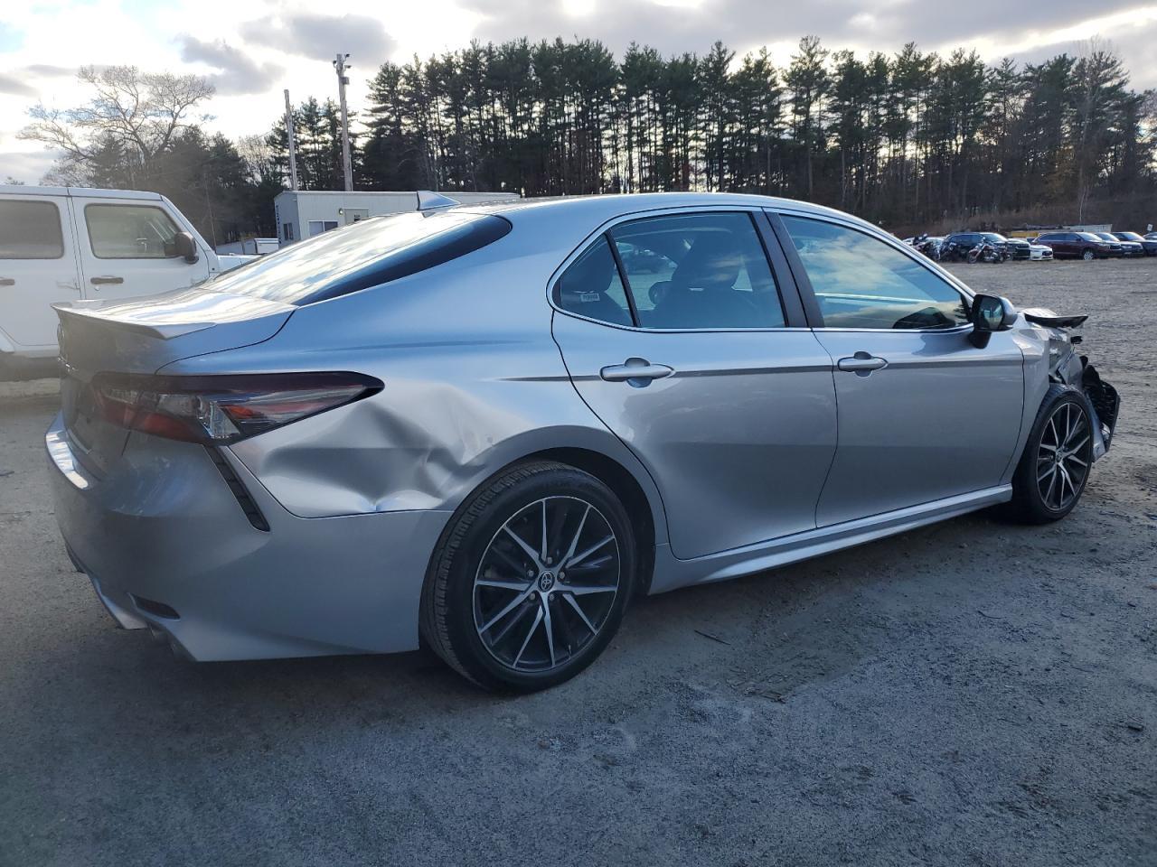 2024 TOYOTA CAMRY