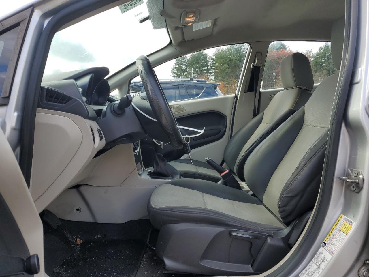 2012 FORD Fiesta