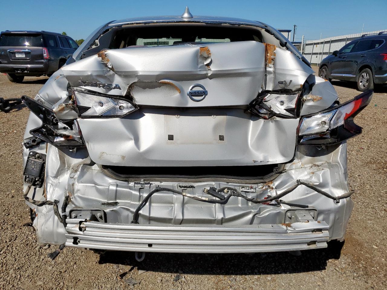 2021 NISSAN VERSA