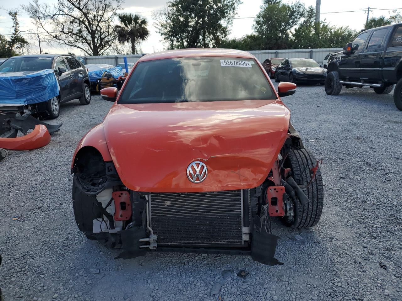 2018 VOLKSWAGEN Beetle