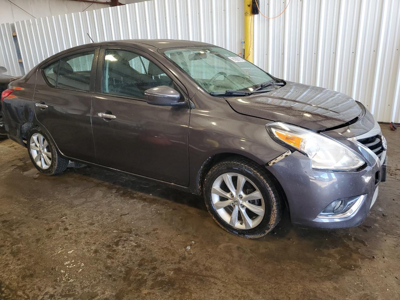 2015 NISSAN VERSA
