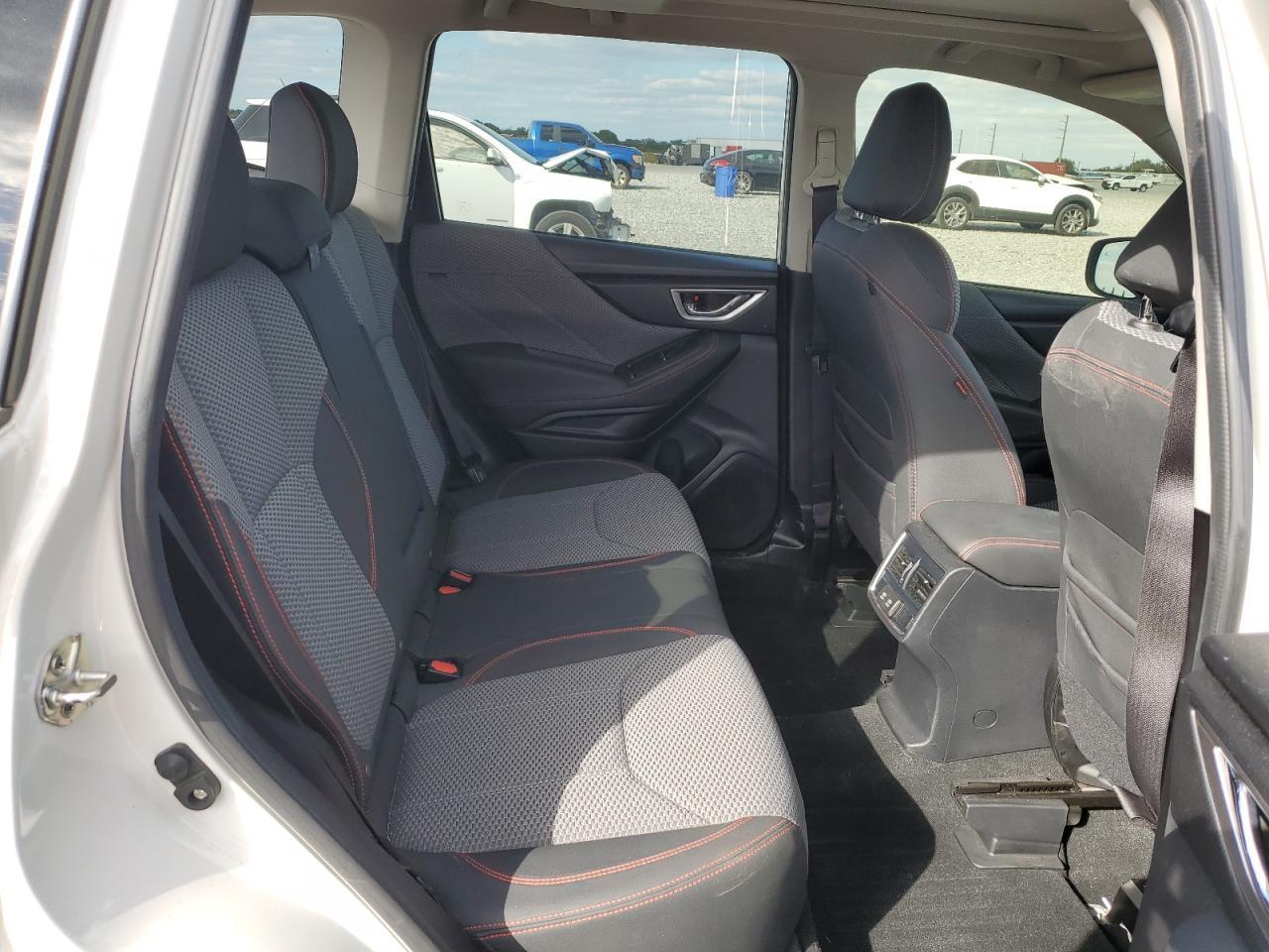 2019 SUBARU FORESTER