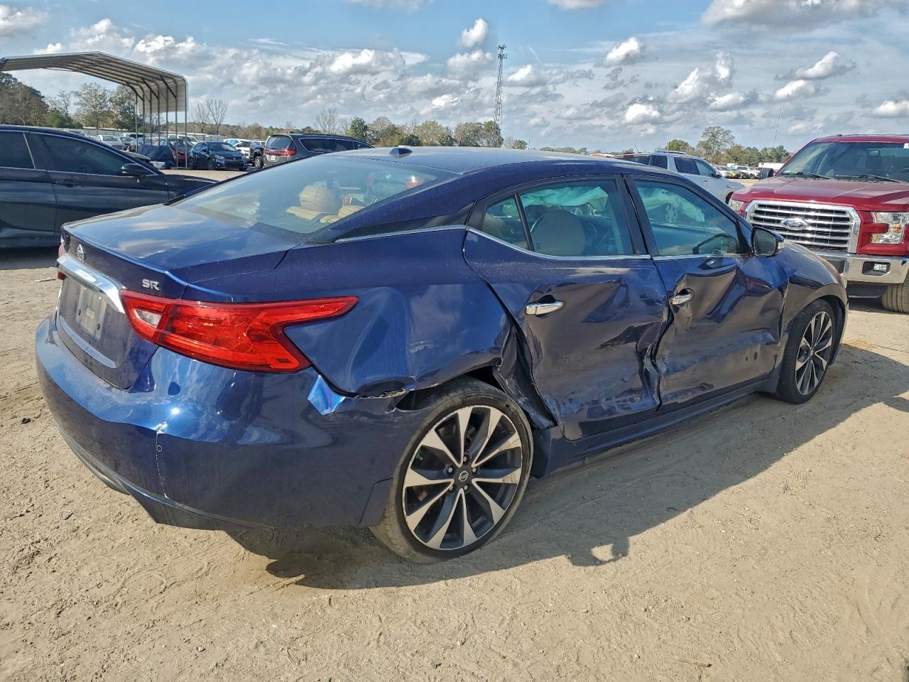 2017 NISSAN Maxima