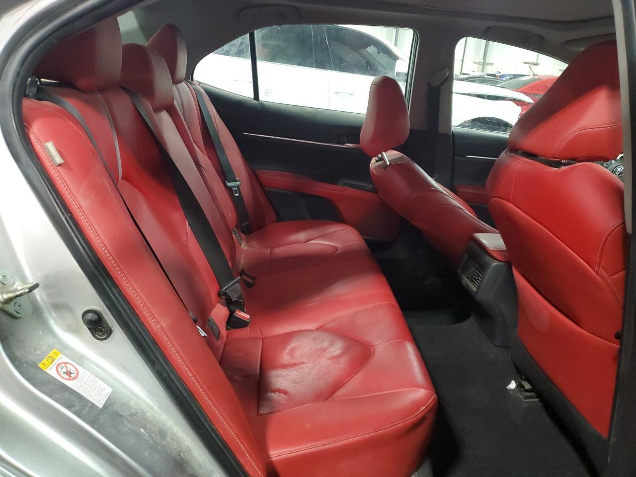 2018 TOYOTA CAMRY