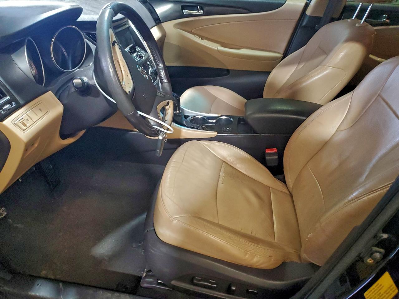 2011 HYUNDAI SONATA