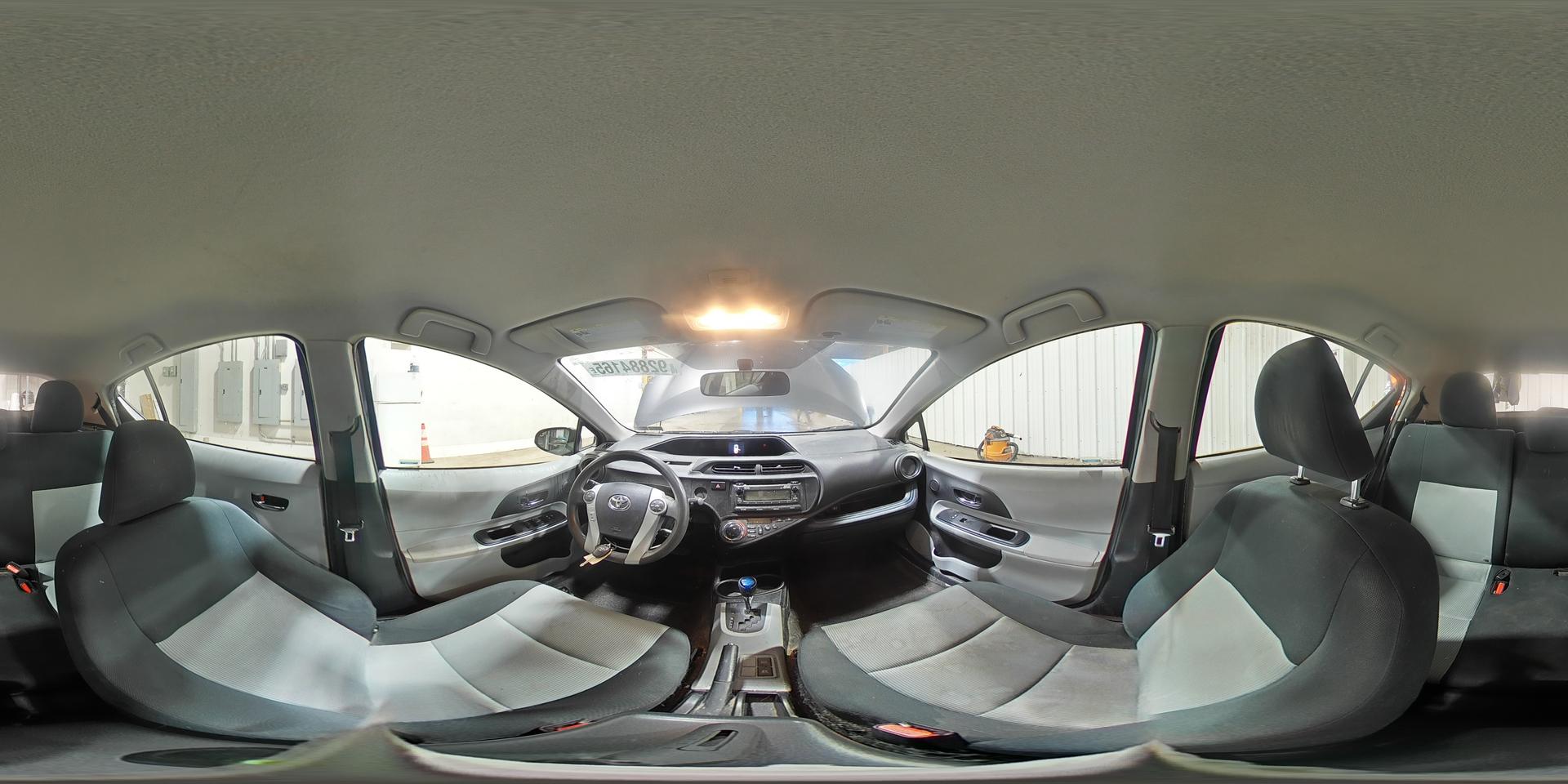 2013 TOYOTA Prius c