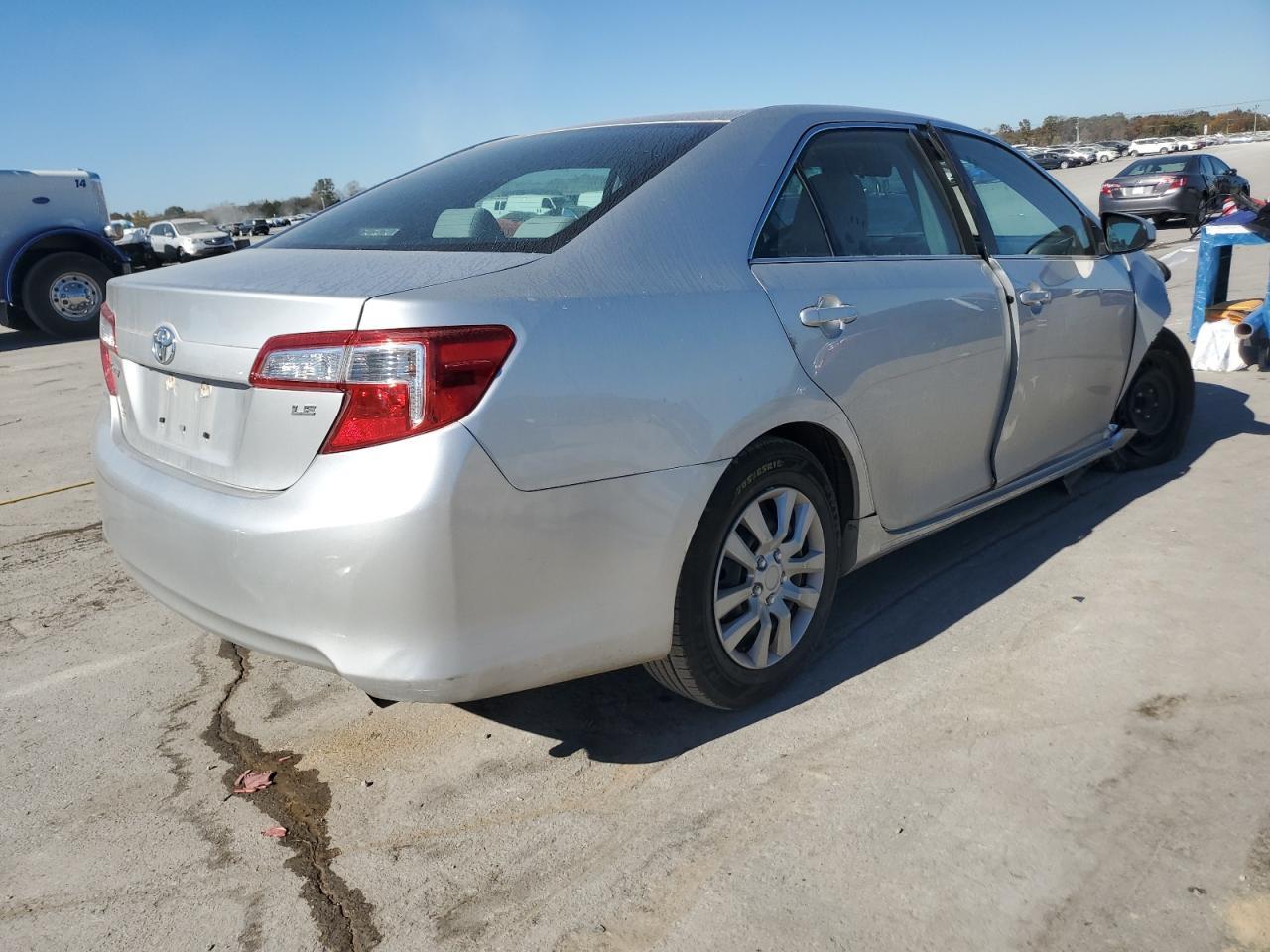 2014 TOYOTA CAMRY