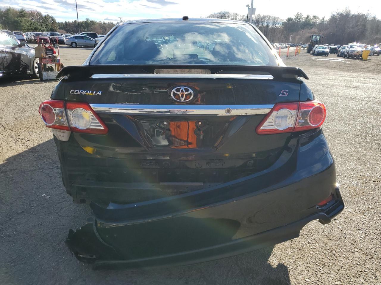 2011 TOYOTA COROLLA