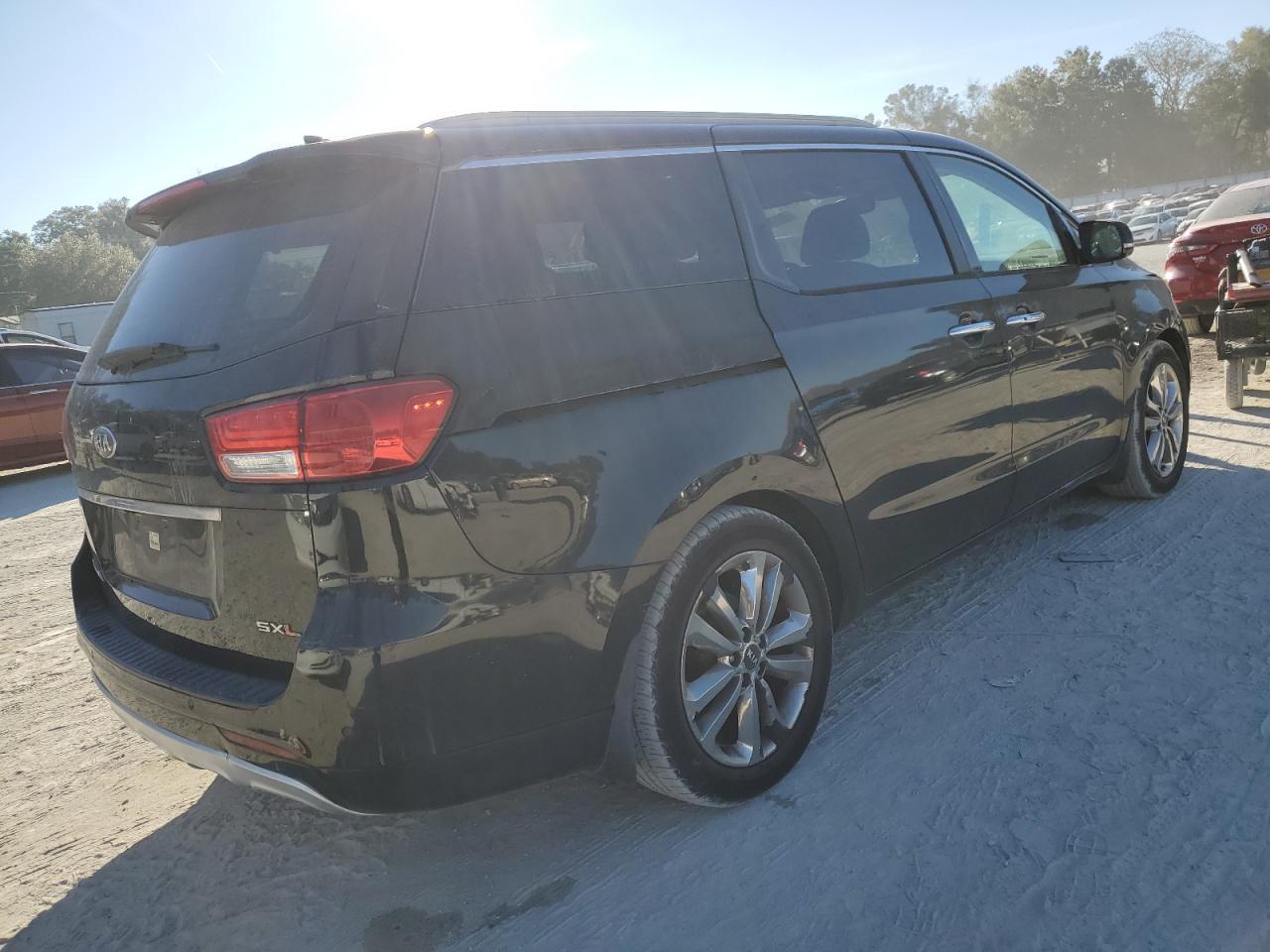 2015 KIA SEDONA