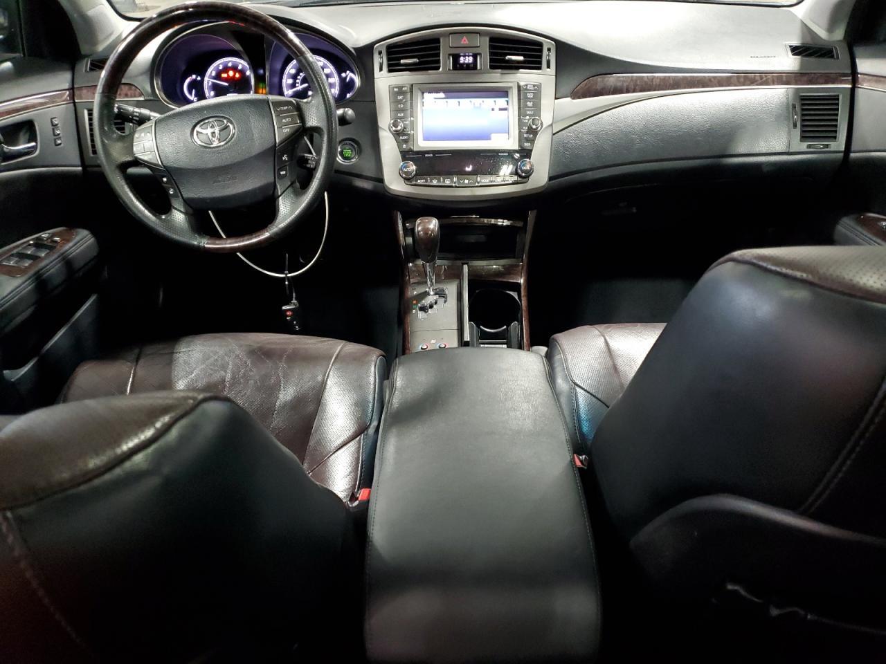 2011 TOYOTA Avalon