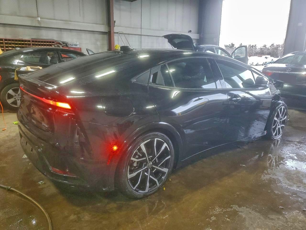 2025 TOYOTA PRIUS