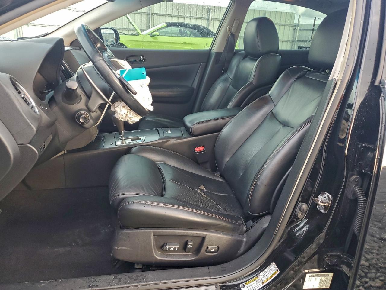 2010 NISSAN Maxima