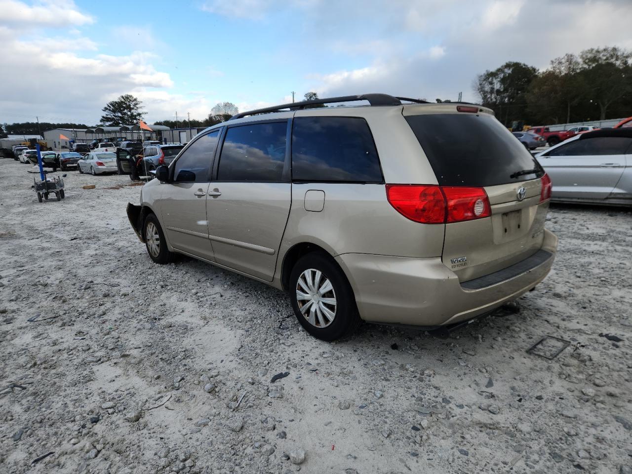 2009 TOYOTA SIENNA