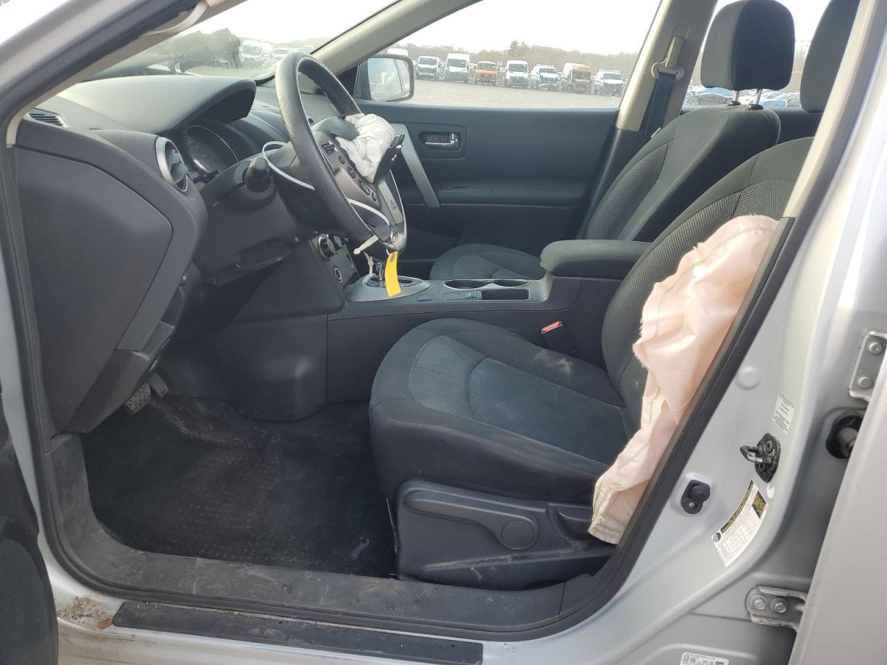 2015 NISSAN ROGUE