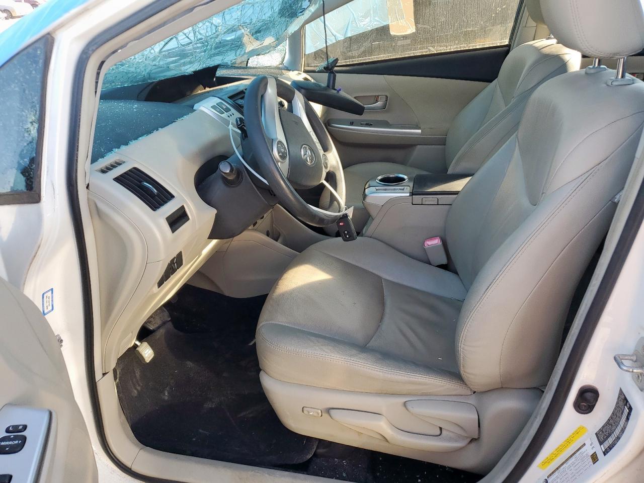 2013 TOYOTA PRIUS V