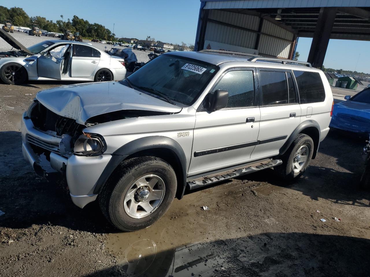 2002 MITSUBISHI Montero