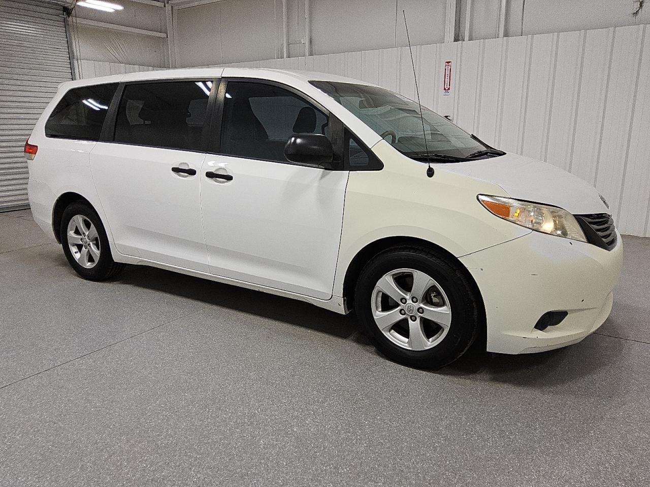 2014 TOYOTA SIENNA