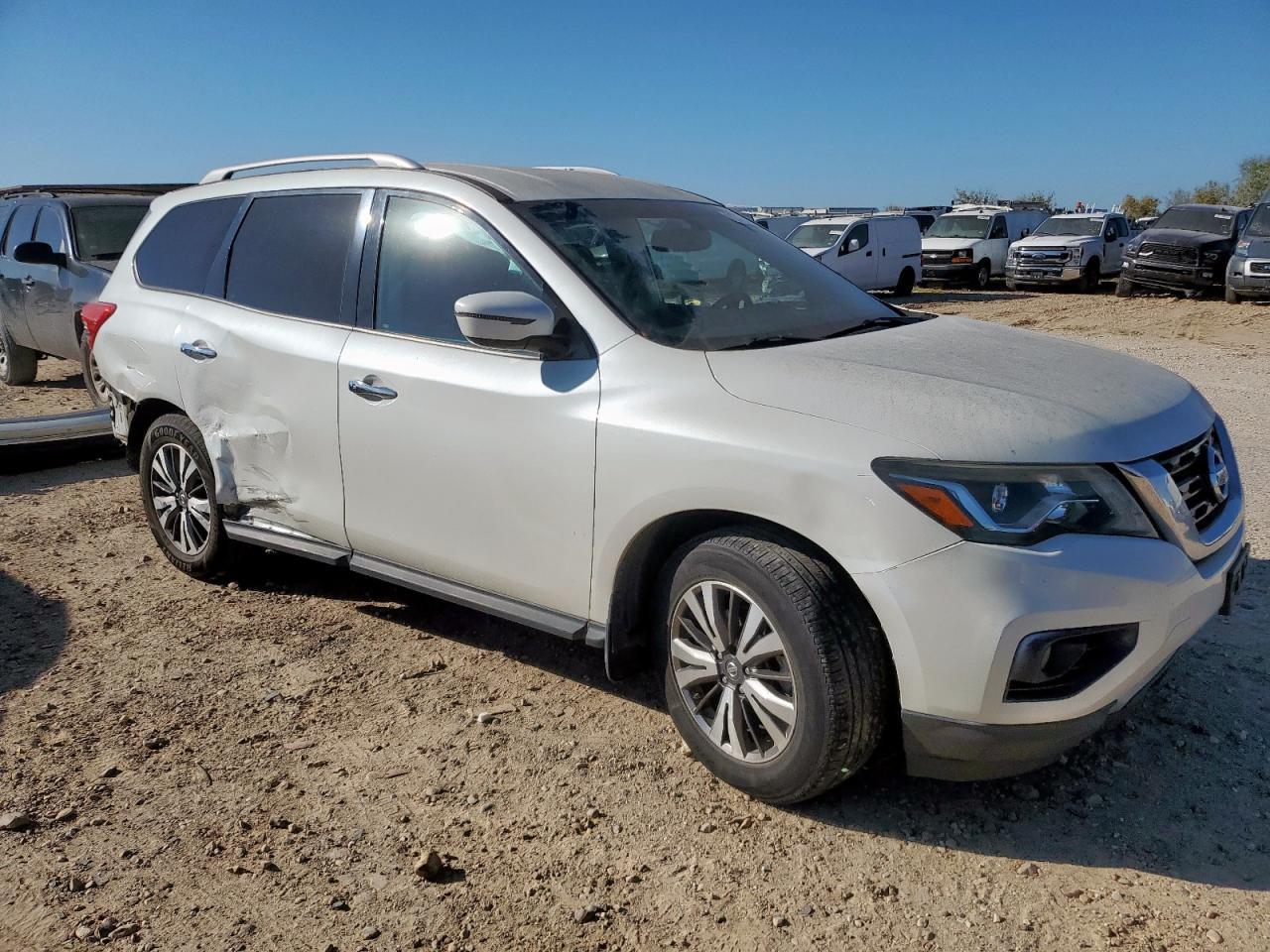 2017 NISSAN PATHFINDER