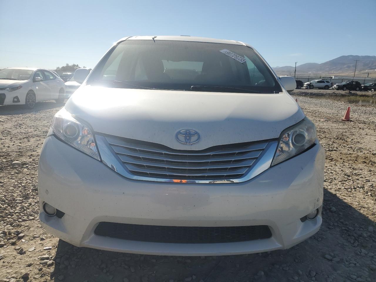 2012 TOYOTA SIENNA