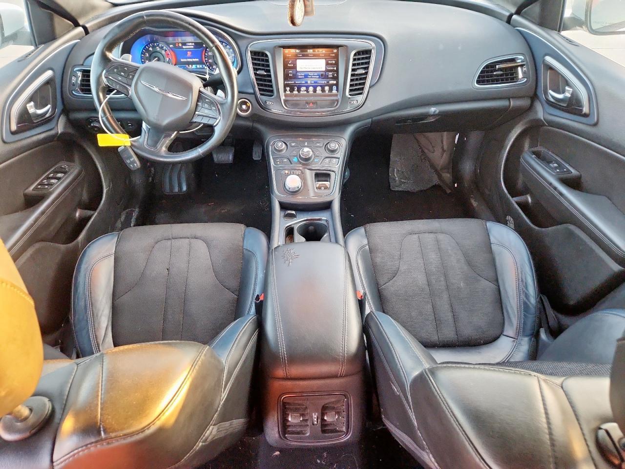 2016 CHRYSLER 200