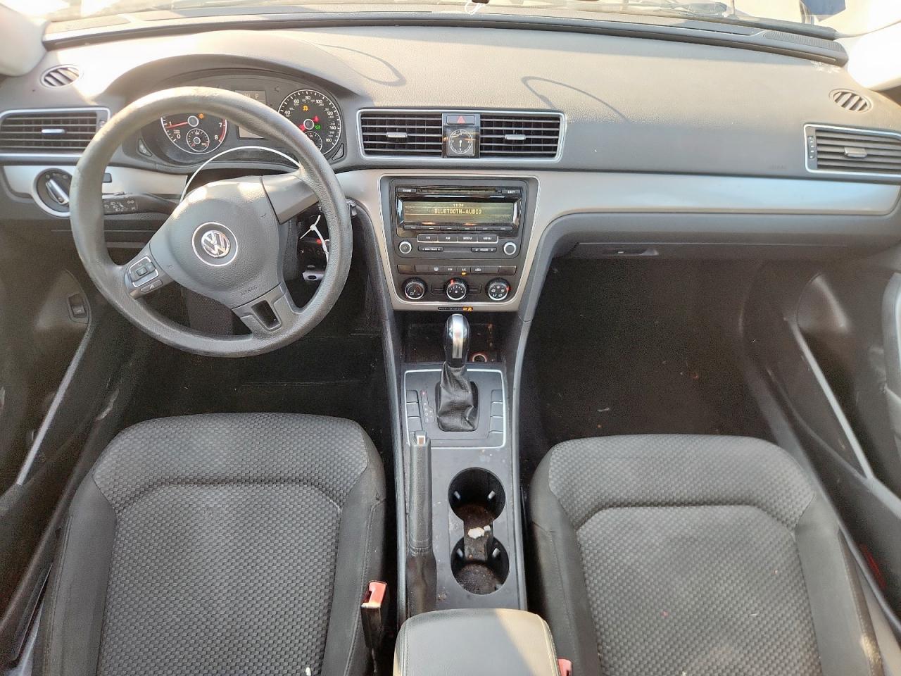 2014 VOLKSWAGEN Passat