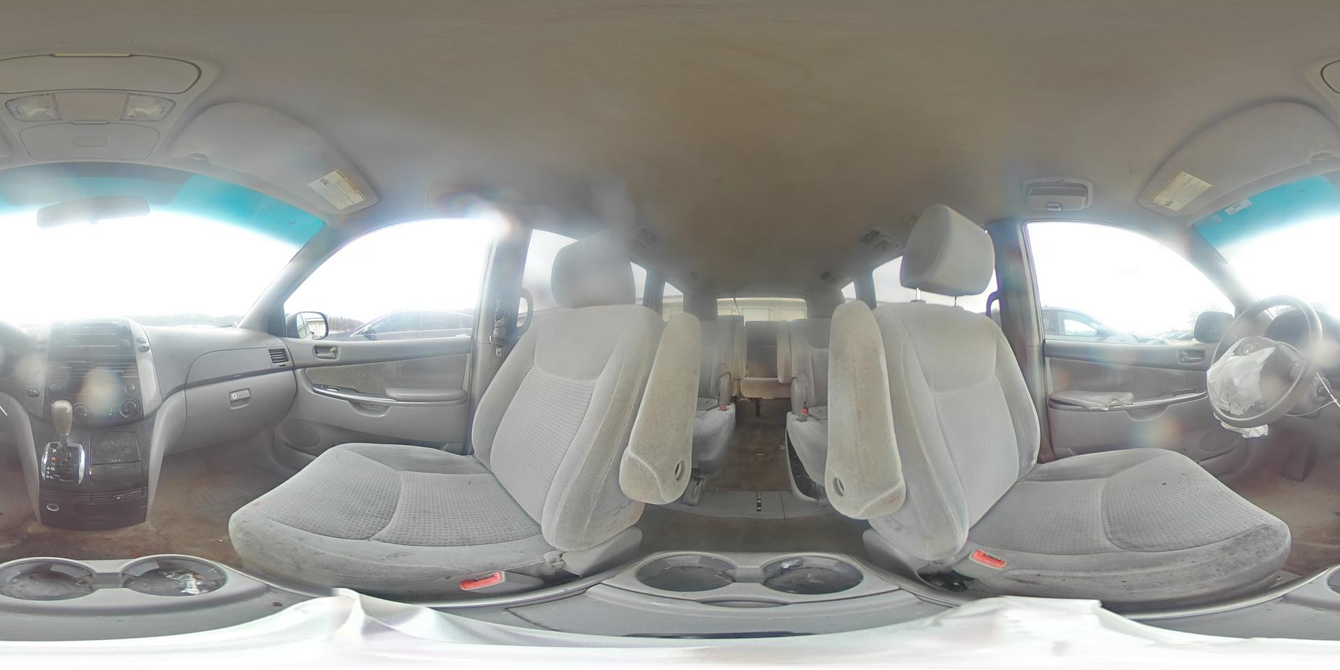 2010 TOYOTA SIENNA