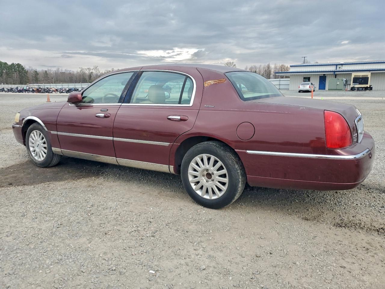 2003 LINCOLN Town Car