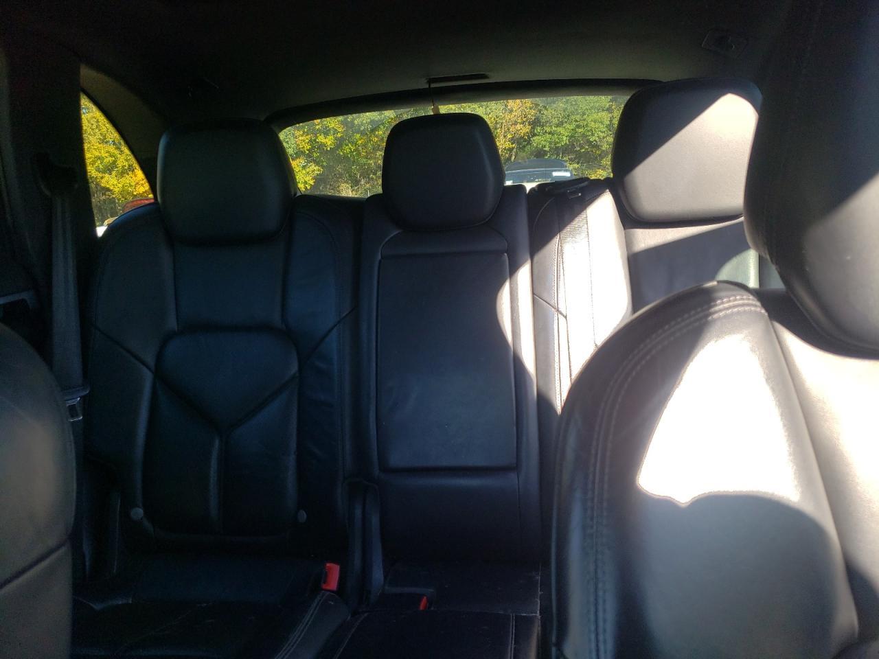 2012 PORSCHE CAYENNE