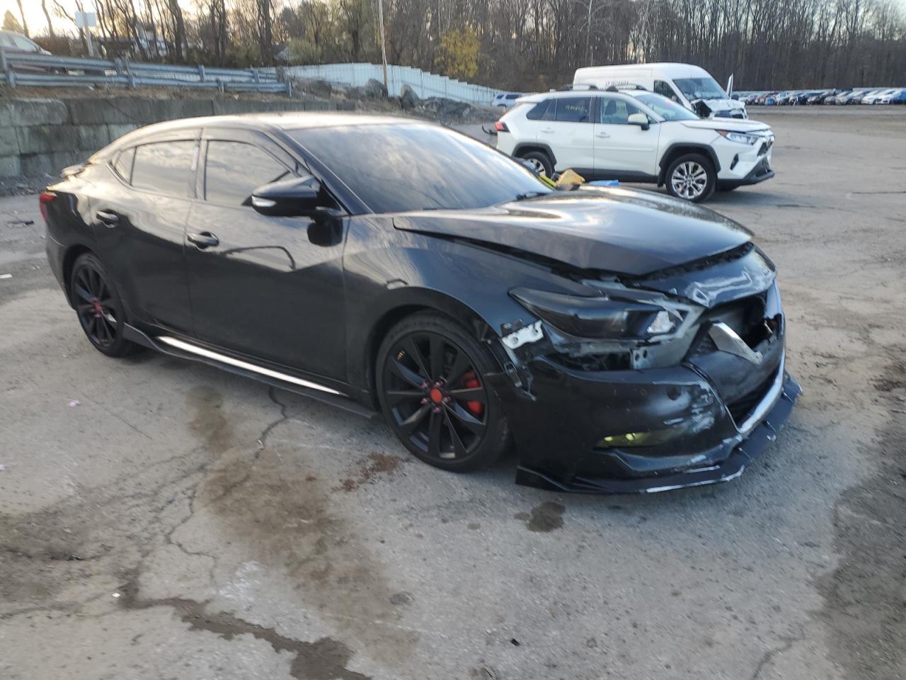 2017 NISSAN Maxima